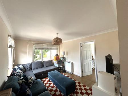 Lounge 2.jpg