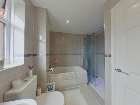 Bathroom (28).jpg