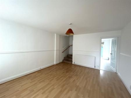 Lounge 1.jpg