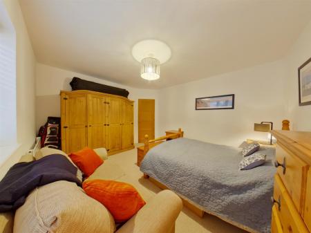 Bed 2 .jpg