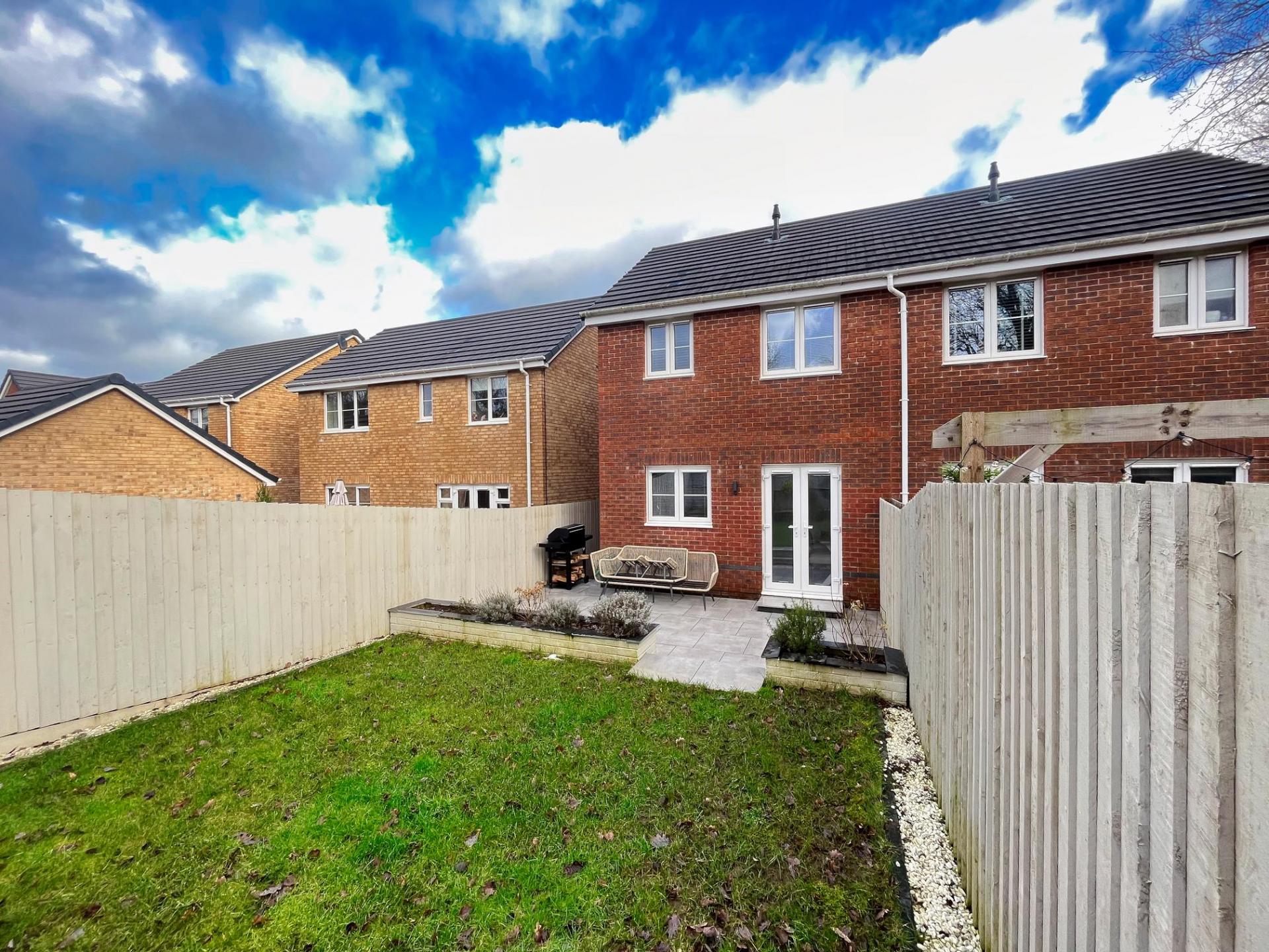 2 bedroom House for sale in Pontyclun