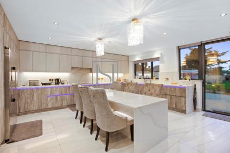 Kitchen/Dining Area
