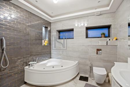 Main Bedroom Ensuite