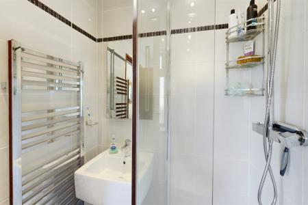 En Suite Shower Room