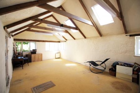 Media image 04