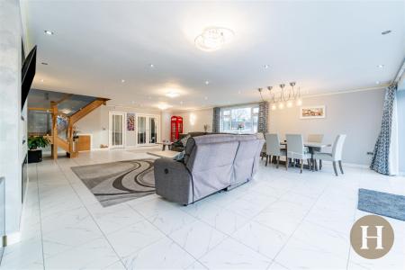 Hadleigh Estate Agents-46.jpg