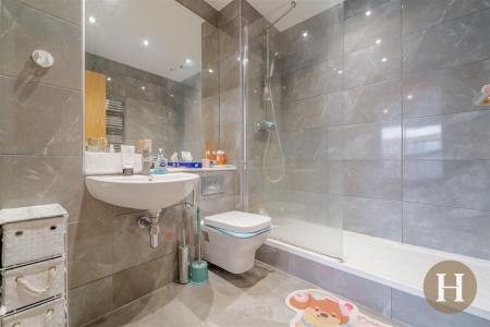 Master En-suite