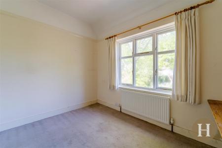 Hadleigh Estate Agents-20.jpg