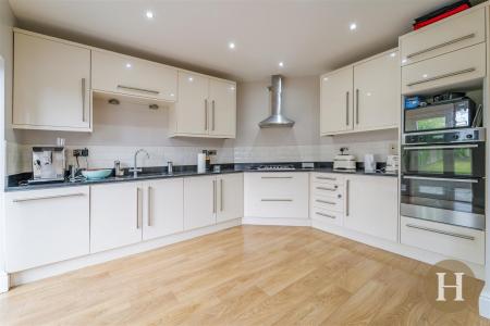 Hadleigh Estate Agents-7.jpg