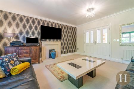 Lounge/ Bedroom 4