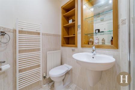 Hadleigh Estate Agents-32.jpg