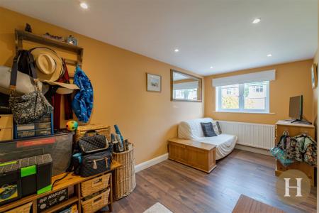 Hadleigh Estate Agents-2.jpg