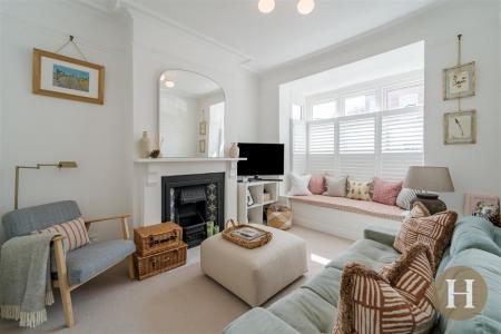 Hadleigh Estate Agents-1.jpg