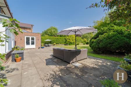 Hadleigh Estate Agents-64.jpg