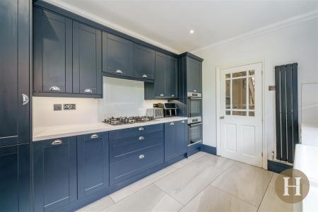 Hadleigh Estate Agents-6.jpg