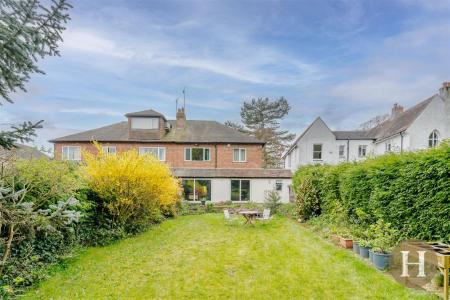 Hadleigh Estate Agents-39.jpg