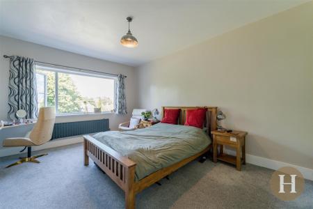 Hadleigh Estate Agents-20.jpg