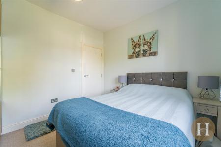Hadleigh Estate Agents-32.jpg