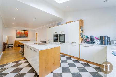 Hadleigh Estate Agents-14.jpg