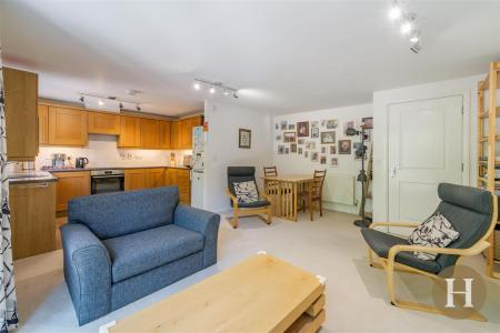Hadleigh Estate Agents-14.jpg