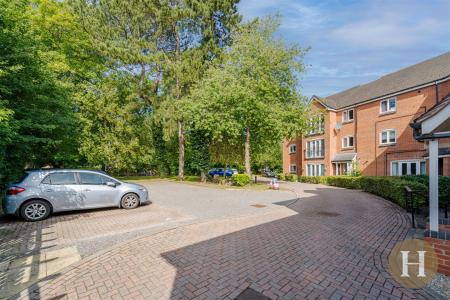 Hadleigh Estate Agents-23.jpg