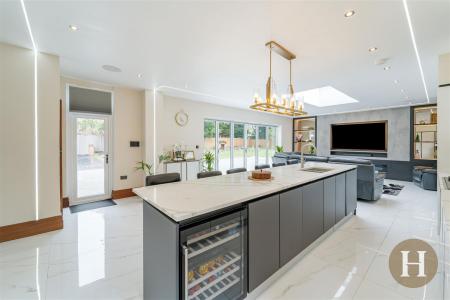 Hadleigh Estate Agents-16.jpg