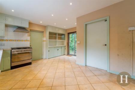 Hadleigh Estate Agents-35.jpg