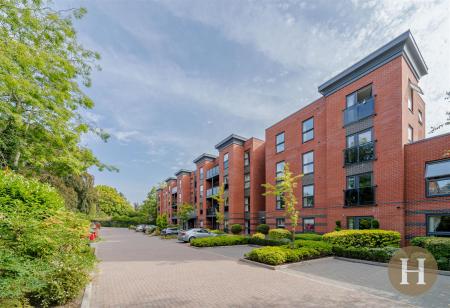 Hadleigh Estate Agents-33.jpg