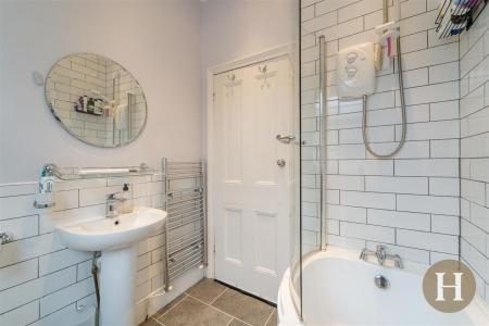 Hadleigh Estate Agents-21.jpg
