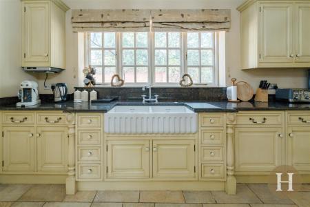 Hadleigh Estate Agents-19.jpg