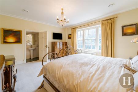 Hadleigh Estate Agents-42.jpg