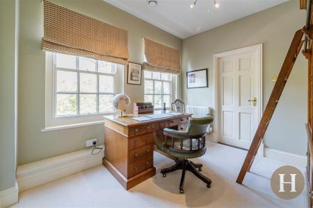 Hadleigh Estate Agents-31.jpg