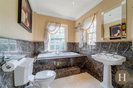 Hadleigh Estate Agents-56.jpg