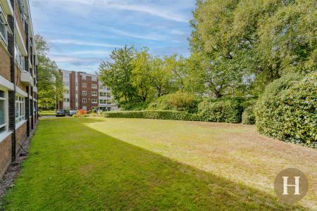 Hadleigh Estate Agents-28.jpg