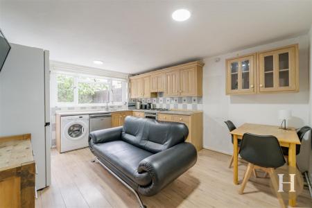 Hadleigh Estate Agents-1.jpg