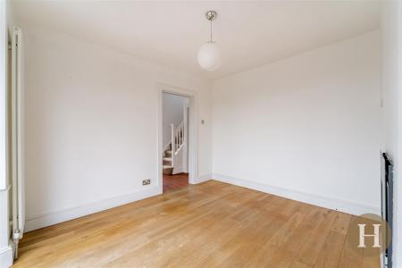 Hadleigh Estate Agents-20.jpg