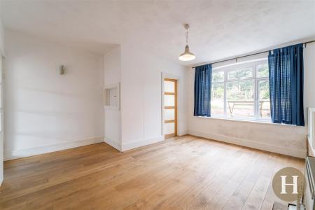 Hadleigh Estate Agents-24.jpg