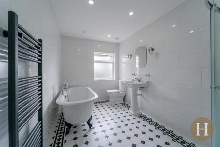 Hadleigh Estate Agents-19.jpg