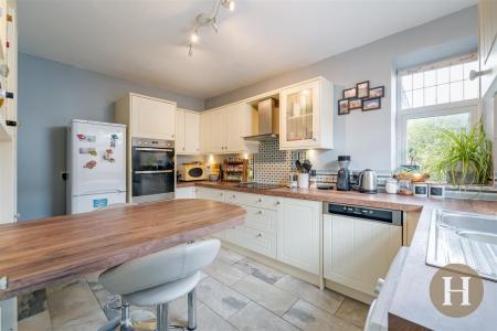 Hadleigh Estate Agents-1.jpg