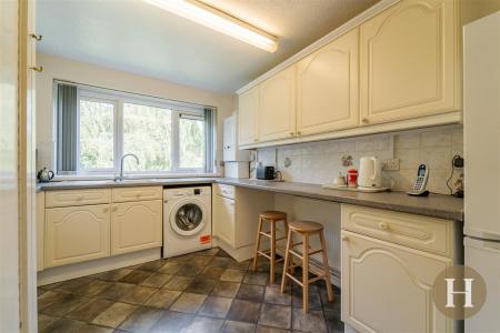 Hadleigh Estate Agents-19.jpg