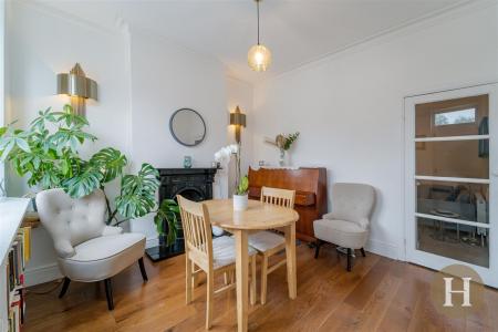 Hadleigh Estate Agents-1.jpg