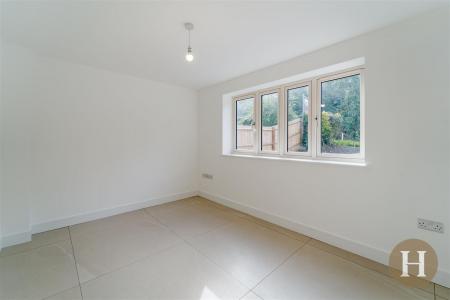 Hadleigh Estate Agents-20.jpg