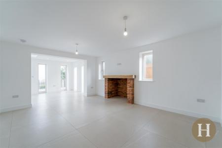 Hadleigh Estate Agents-18.jpg