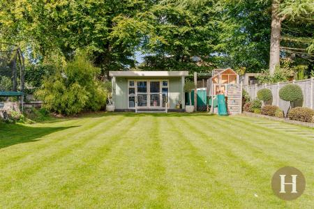 Hadleigh Estate Agents-41.jpg