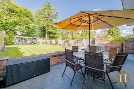 Hadleigh Estate Agents-44.jpg