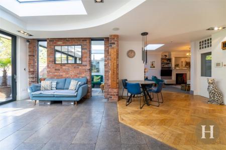 Hadleigh Estate Agents-76.jpg