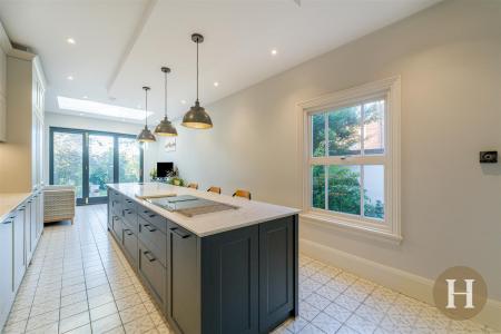 Hadleigh Estate Agents-24.jpg