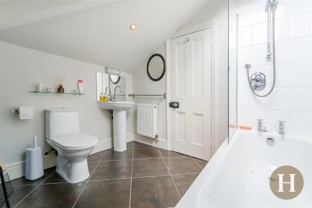 Hadleigh Estate Agents-68.jpg