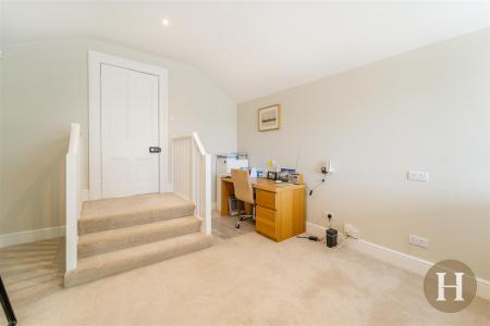 Hadleigh Estate Agents-40.jpg