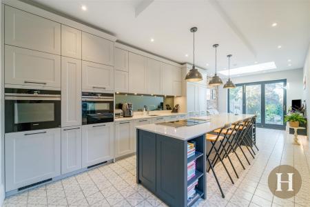 Hadleigh Estate Agents-23.jpg